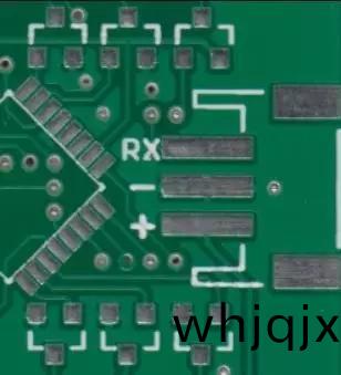 圖(tu)示PCB上大多(duo)地(di)方(fang)沒有走(zou)線，不(bu)過有(you)地的(de)覆(fu)銅