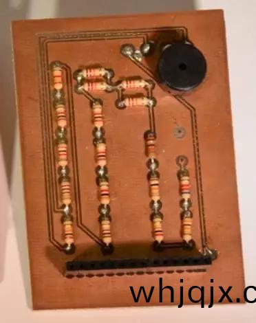 露(lu)銅的(de)PCB，沒有(you)阻礙(ai)銲&絲(si)印(yin)